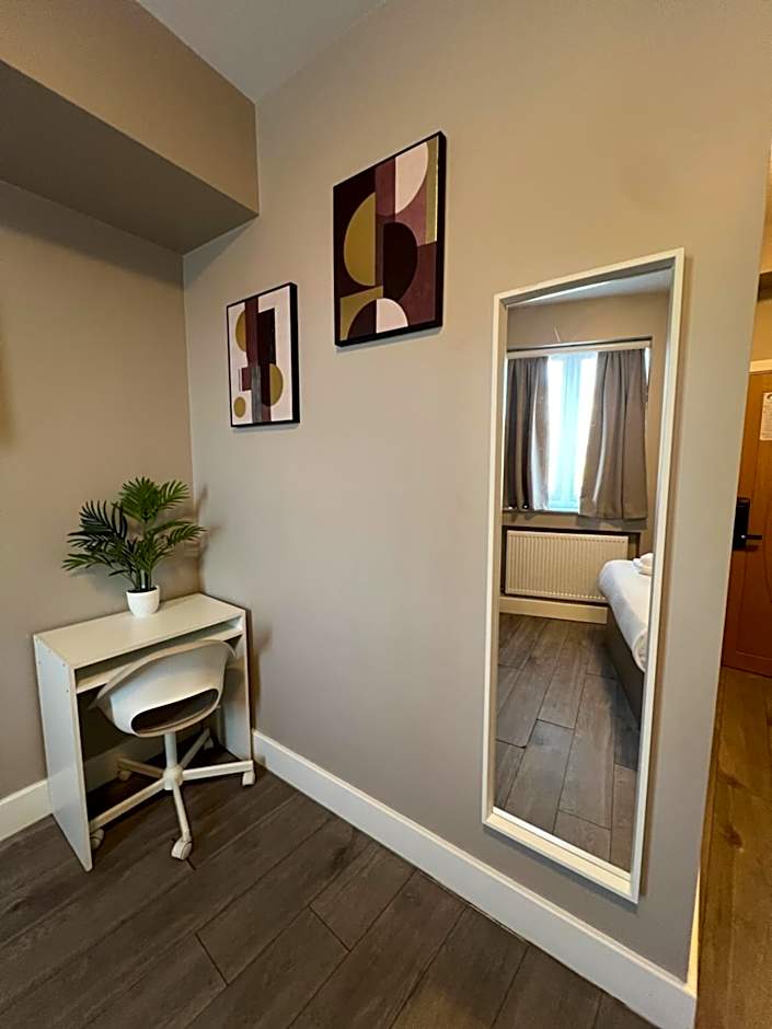 Paragraph Palmers Green - Tottenham Stadium