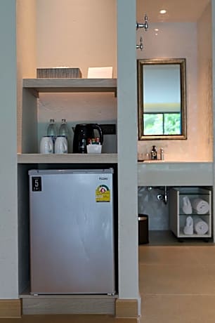 Bay Room (Bay Wing)