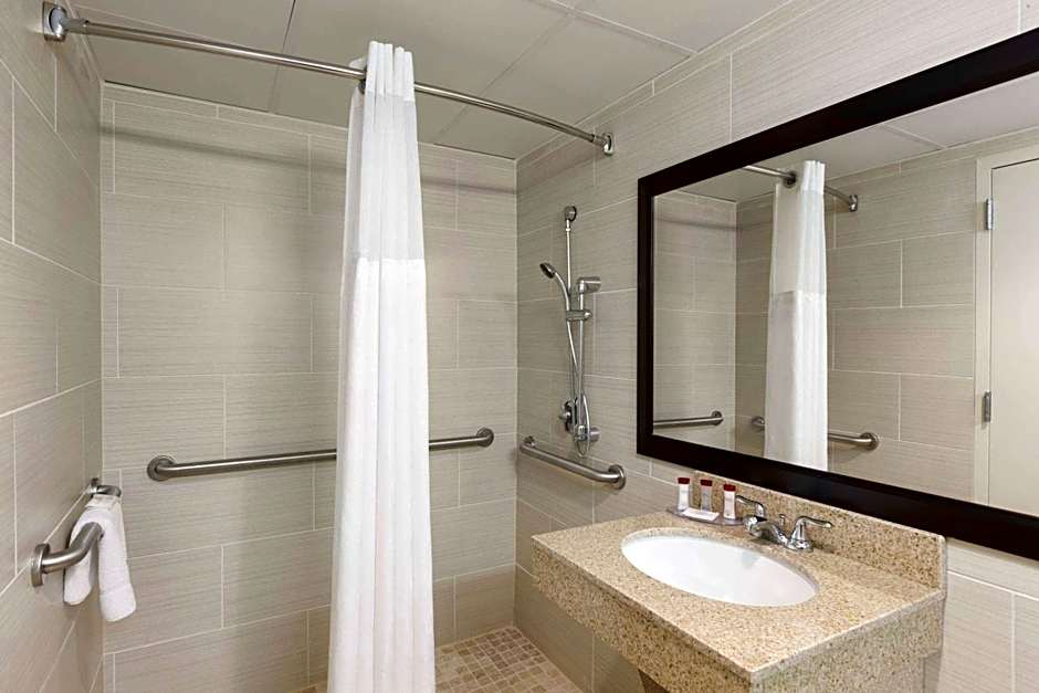 Ramada by Wyndham Rochelle Park Near Paramus