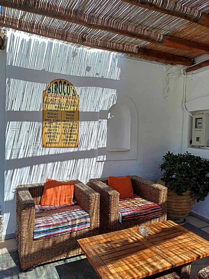 Siroco's Rooms And Studios