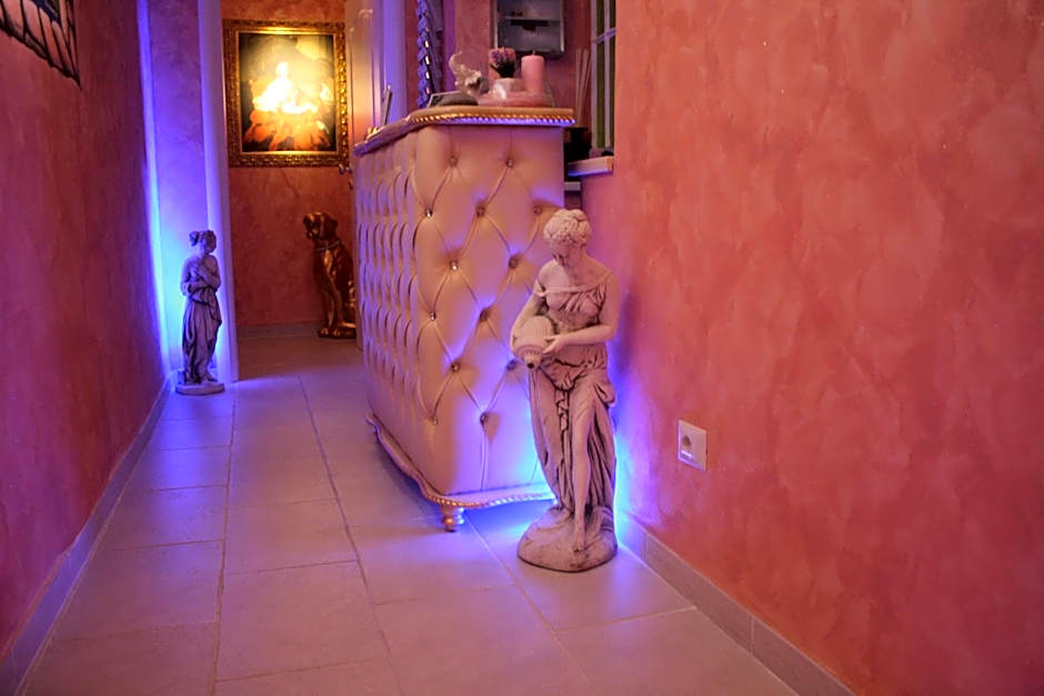 Pope's Suites
