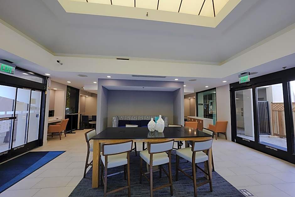 Holiday Inn Express & Suites Santa Clara - Silicon Valley By IHG