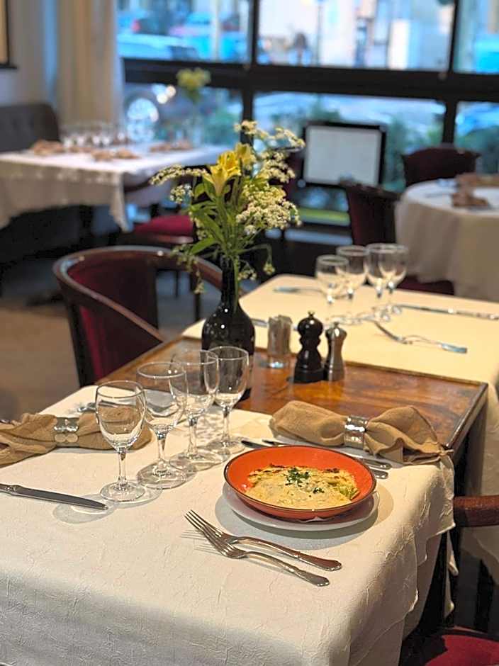 HÔTEL PARIS VÉSINET- Logis Hôtel Restaurant