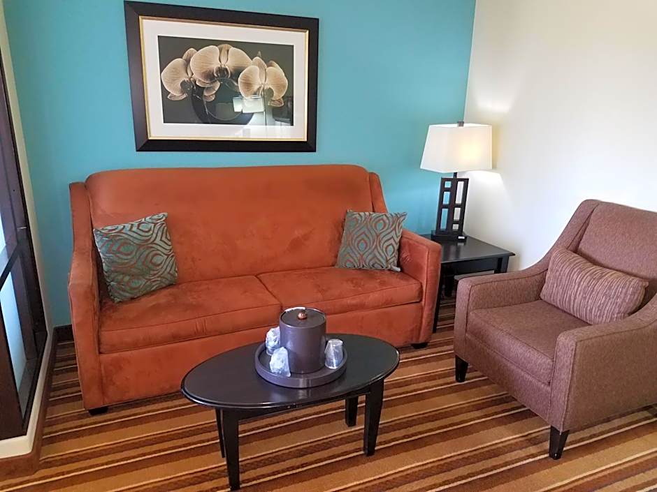 Comfort Suites Topeka Northwest