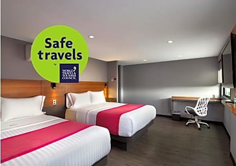 Queen Room with Two Queen Beds - Non-Smoking