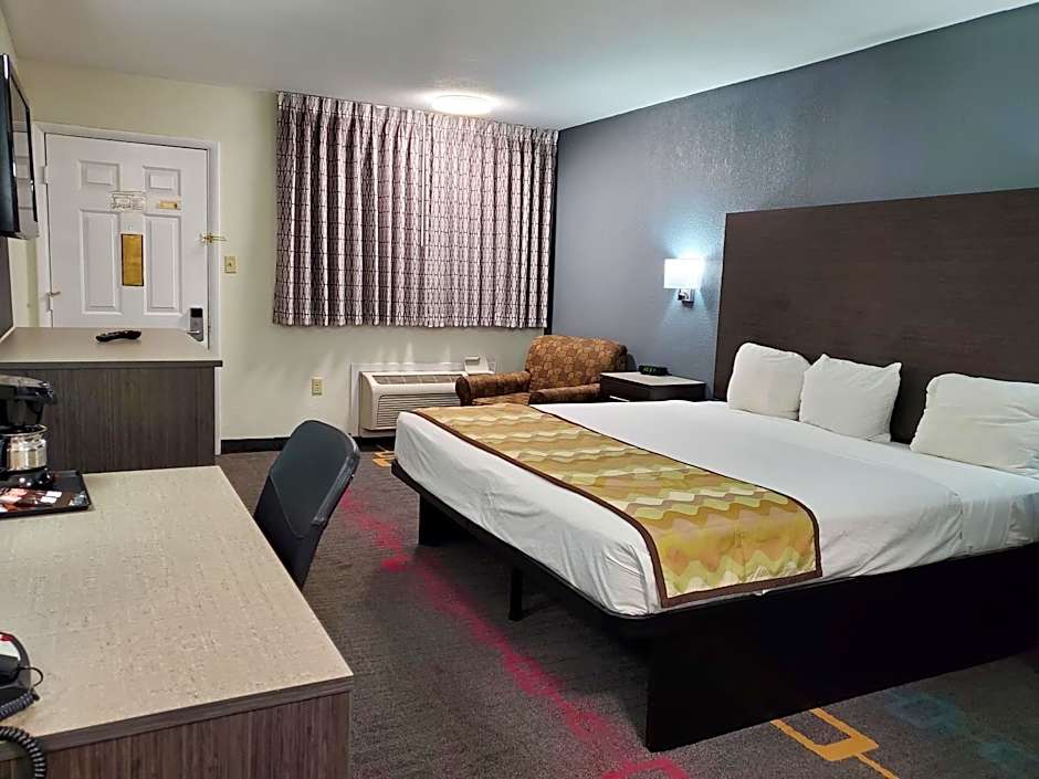 Days Inn by Wyndham Lawton