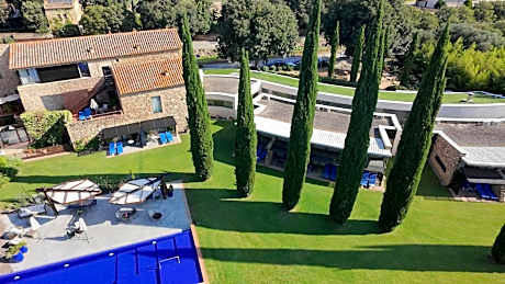 Arcs De Monells - Adults Only