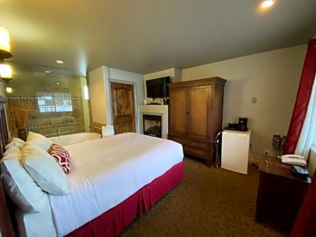Queen Room with Spa Bath