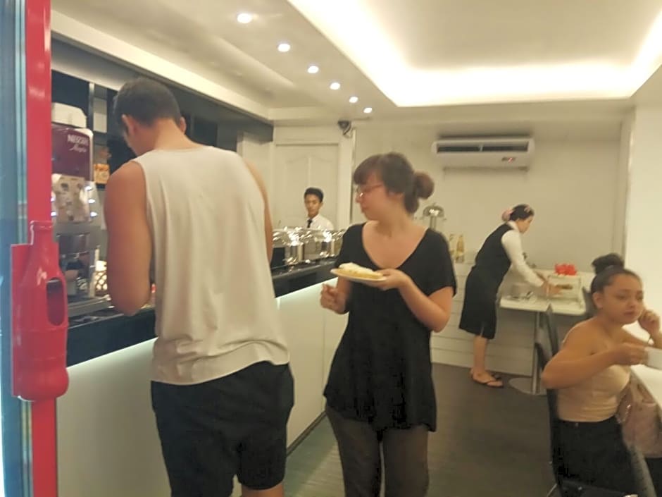 Clover City Center Hotel