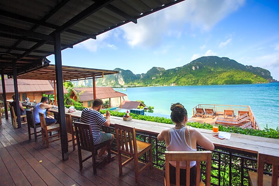 The Cobble Beach Hotel