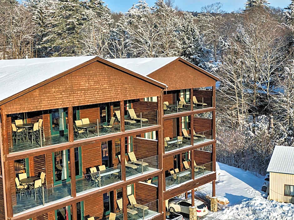 The Lodges at Cresthaven