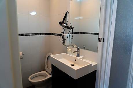 Bed in 8-Bed Mixed Dormitory Room