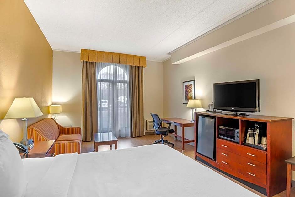 Best Western Plus Governor's Inn