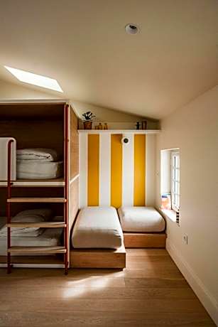 10-Bed Mixed Dormitory Room with Shower Room