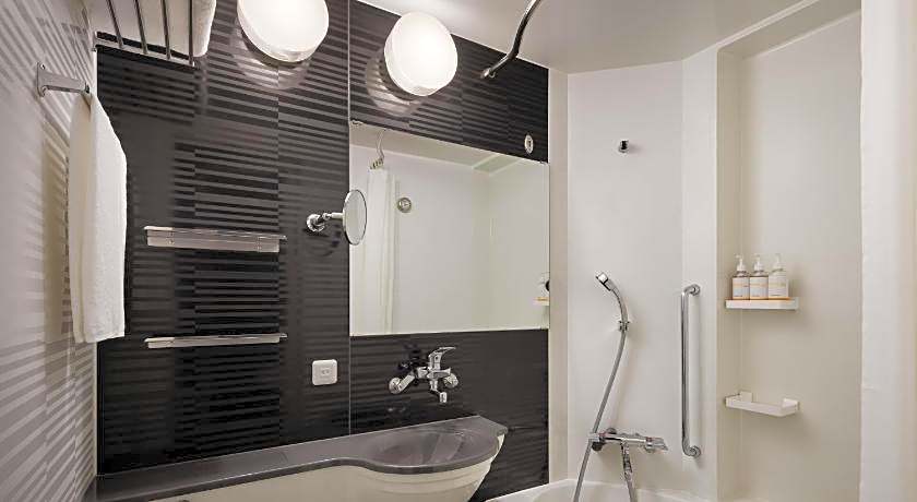 Four Points Flex by Sheraton Yokohama West