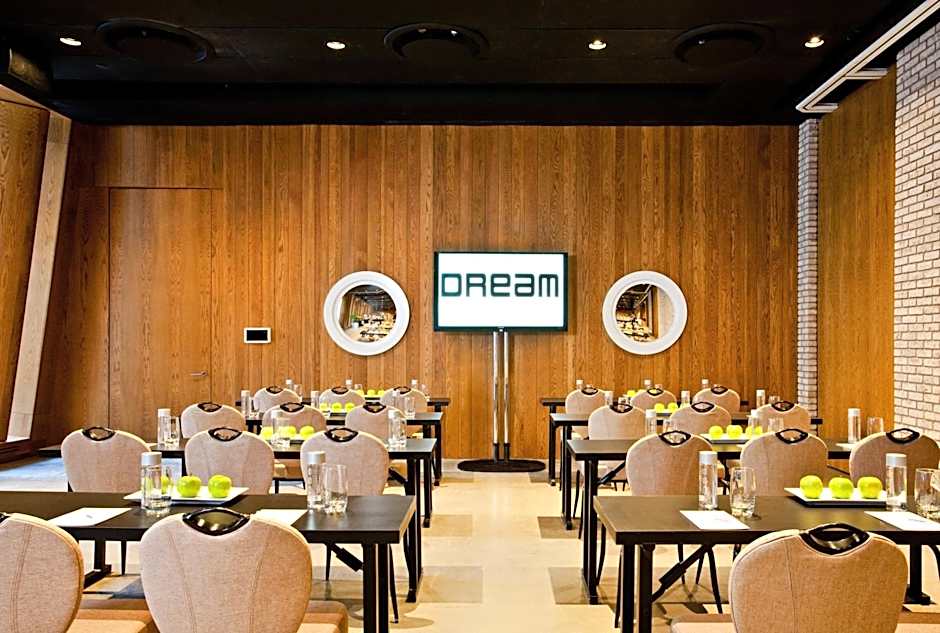 Dream Downtown by Hyatt