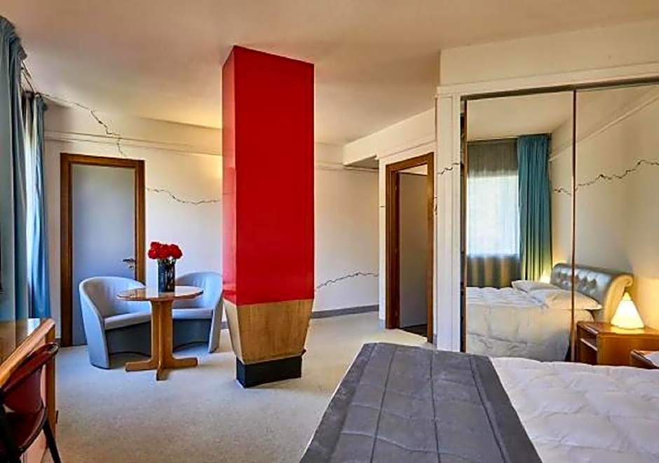 Albornoz Palace Hotel