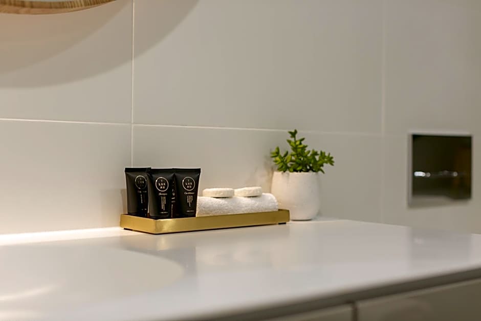 Astina Suites, Forster