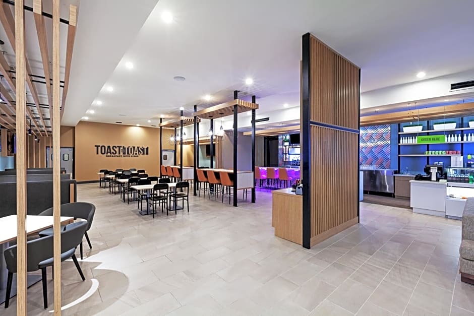 Holiday Inn and Suites McKinney - Allen By IHG