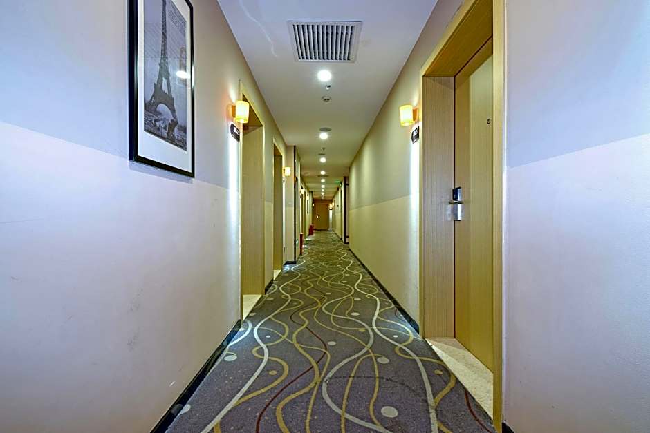 7 Days Premium Chongqing West Station