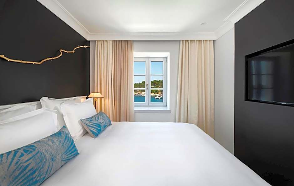 Photo 1 of 10 of Marina Suite, Sea View, Terrace