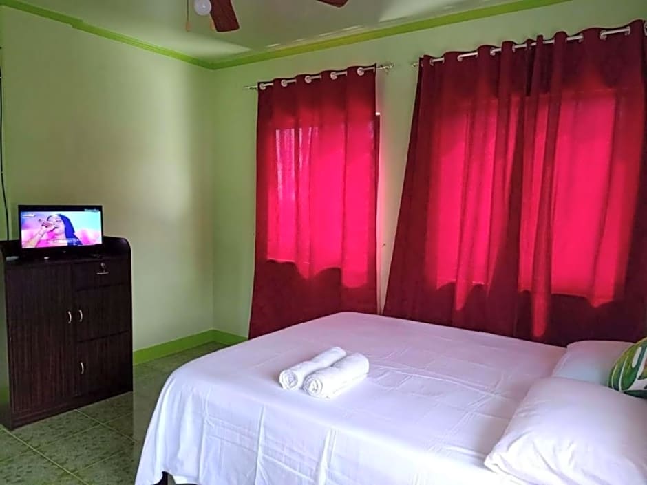 RedDoorz @ Garcia Hernandez Bohol