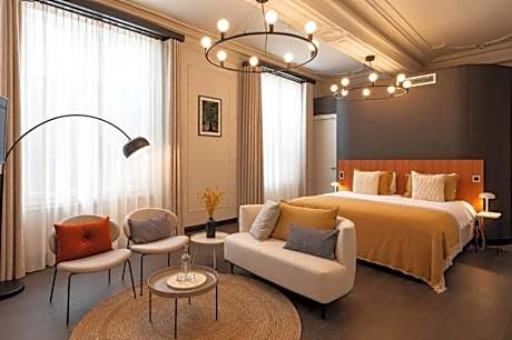 Senior Suite