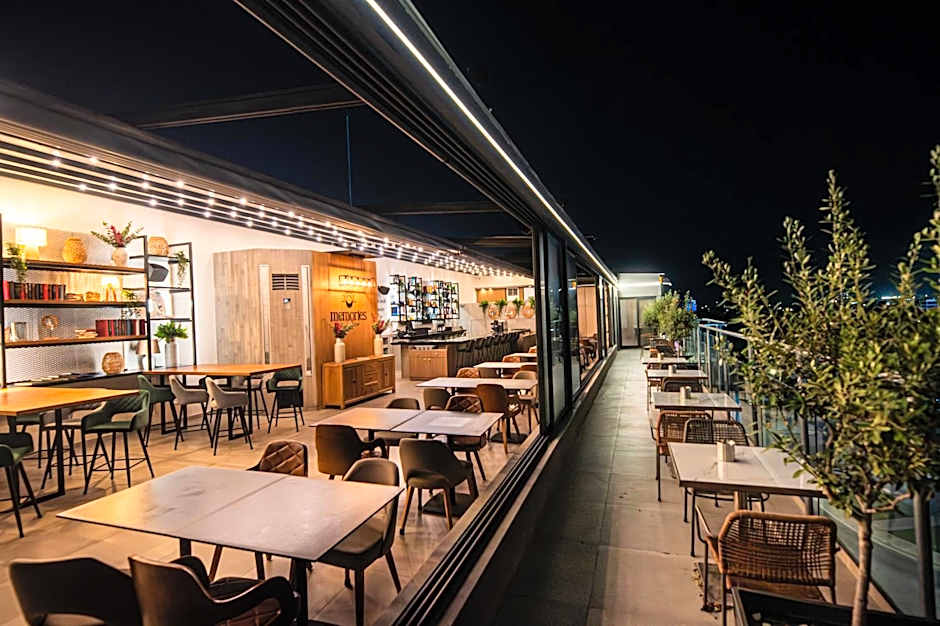 Rise Hotel