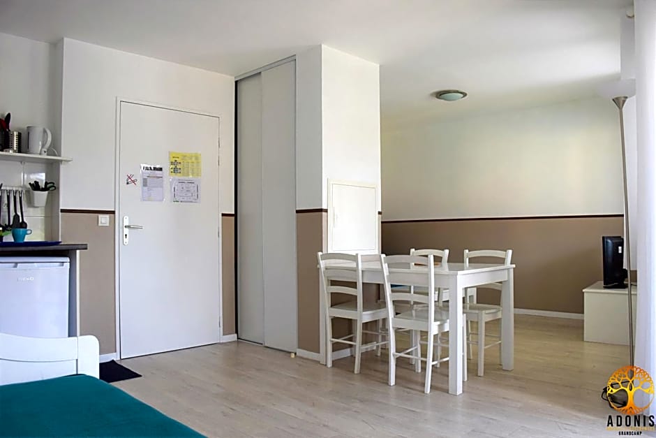 Adonis Grandcamp - Residence Les Isles De Sola