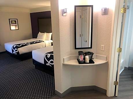 Double Room with Two Double Beds - Hearing Accessible/Non-Smoking