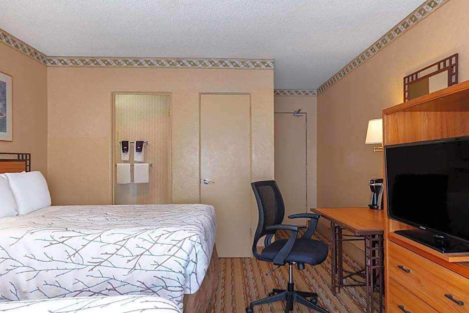 Travelodge by Wyndham Seattle By The Space Needle