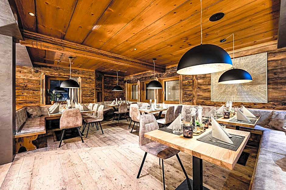 ALMMONTE PRÄCLARUM SUITES - Casual Boutique Hotel