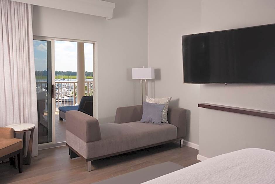 Courtyard by Marriott Charleston Waterfront
