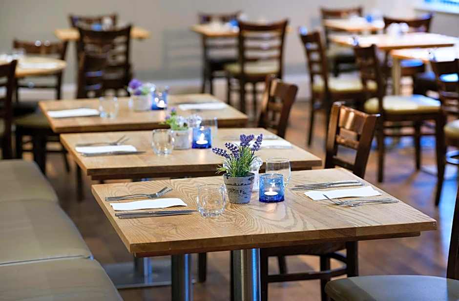 DoubleTree by Hilton Swindon