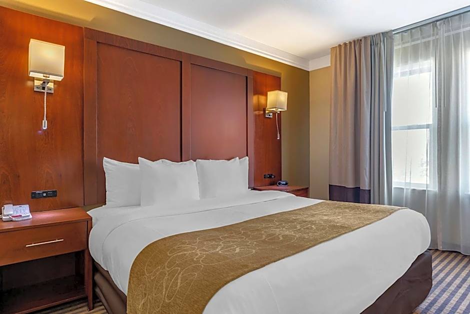 Comfort Suites Visalia