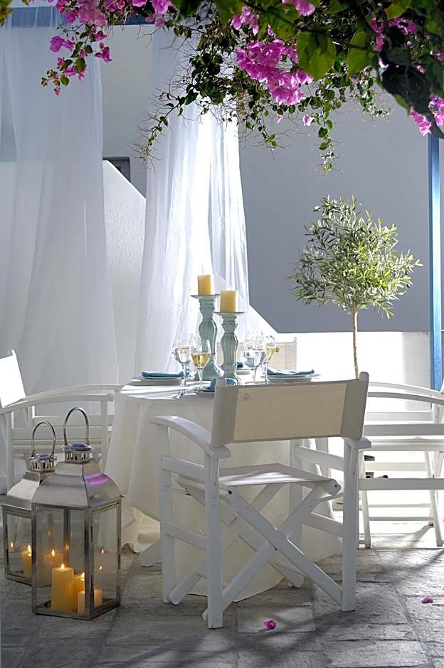 Kapetan Tasos Suites