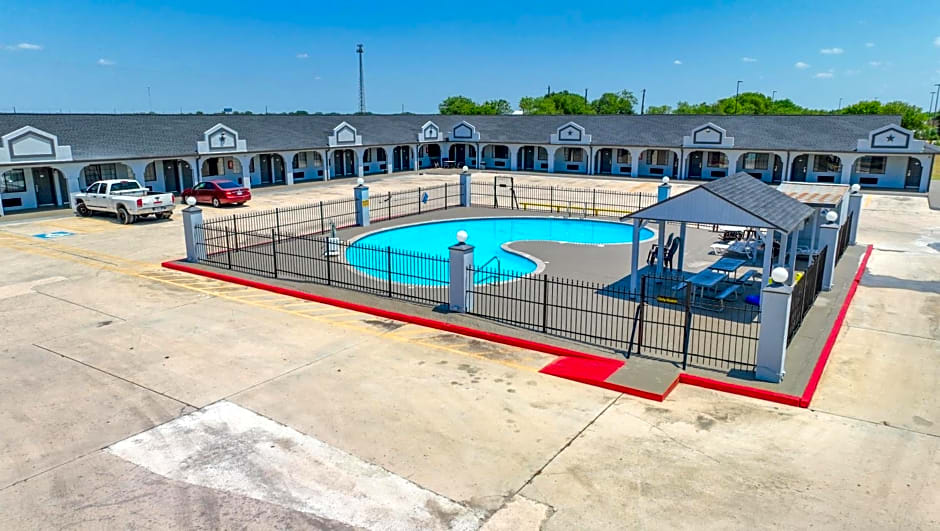 Hondo Executive Inn