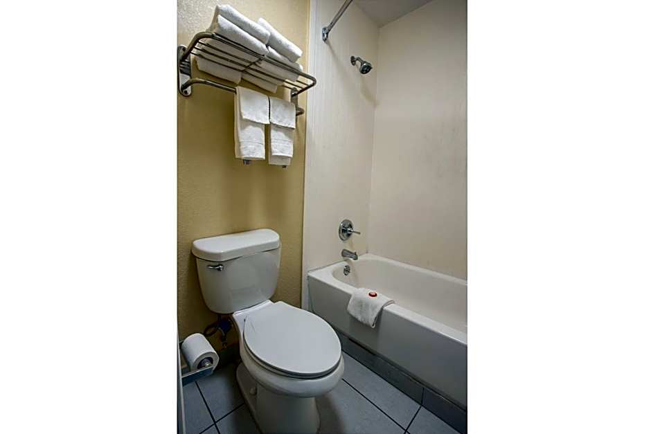 OYO Hotel Knoxville TN Cedar Bluff I-40