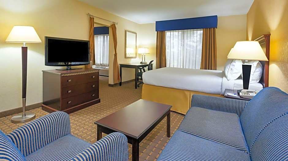 Holiday Inn Express & Suites - Smithfield/Selma By IHG