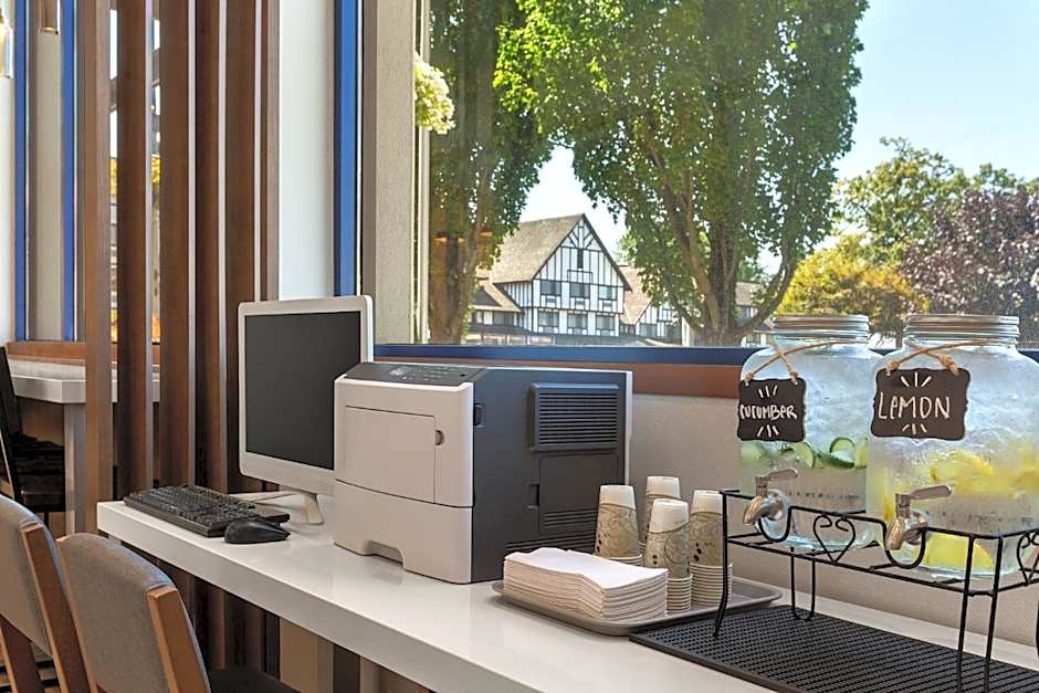 Holiday Inn Express Vancouver Airport-Richmond By IHG