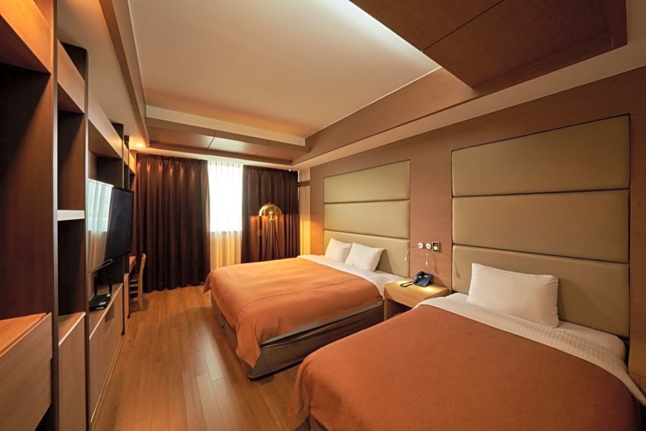 Gyeongju GG Tourist Hotel