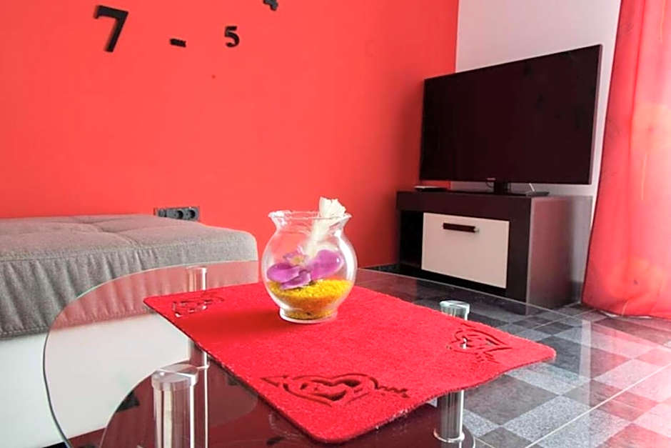 Photo 1 of 11 of Red Apartment