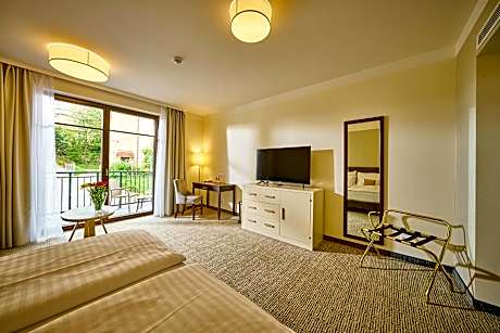 Deluxe Double Room with Extra Bed
