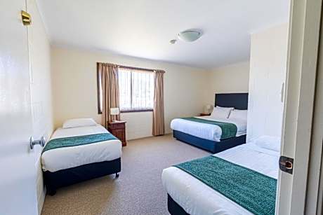 Two-Bedroom Apartment - 2 Queen Beds (2 Night Hot Rate)