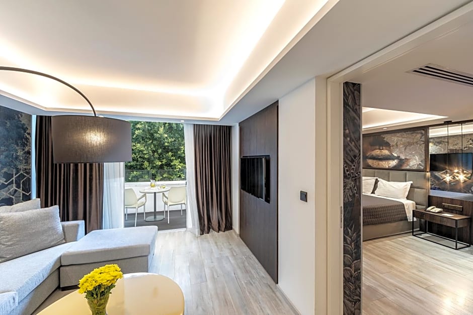 Almond Business Hotel