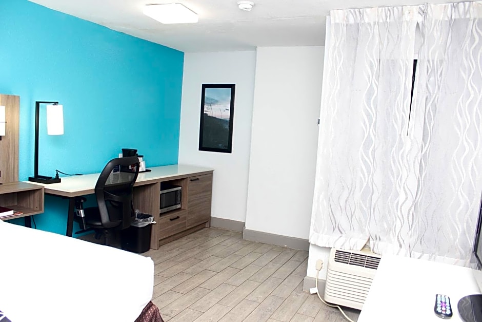La Quinta by Wyndham Oceanfront Daytona Beach