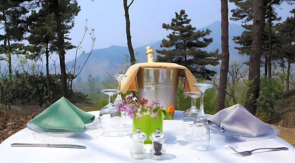 Brickyard Retreat at Mutianyu Great Wall