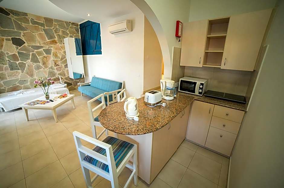 MyroAndrou Beach Hotel Apartments