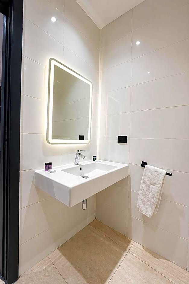 NewCity Hotel & Suites