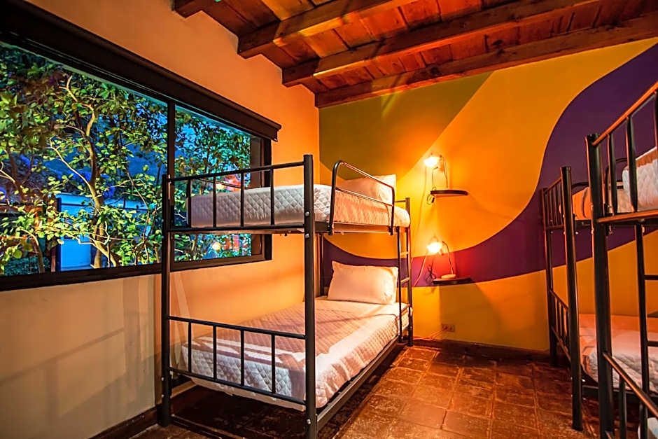 Yes Please! Hostel